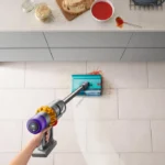 Dyson V15s Detect Submarine Nass- & Trockensauger gelb/nickel – 240 AW, 60 Min., Submarine™-Wischwalze, Laserdüse – Bild 4