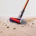 Dyson Cyclone V10 Absolute Akku-Stielsauger nickel/kupfer – 150 AW, 60 Min. Laufzeit, Motorbar™-Düse, 2,6 kg, 0,77 l Behälter – Bild 3